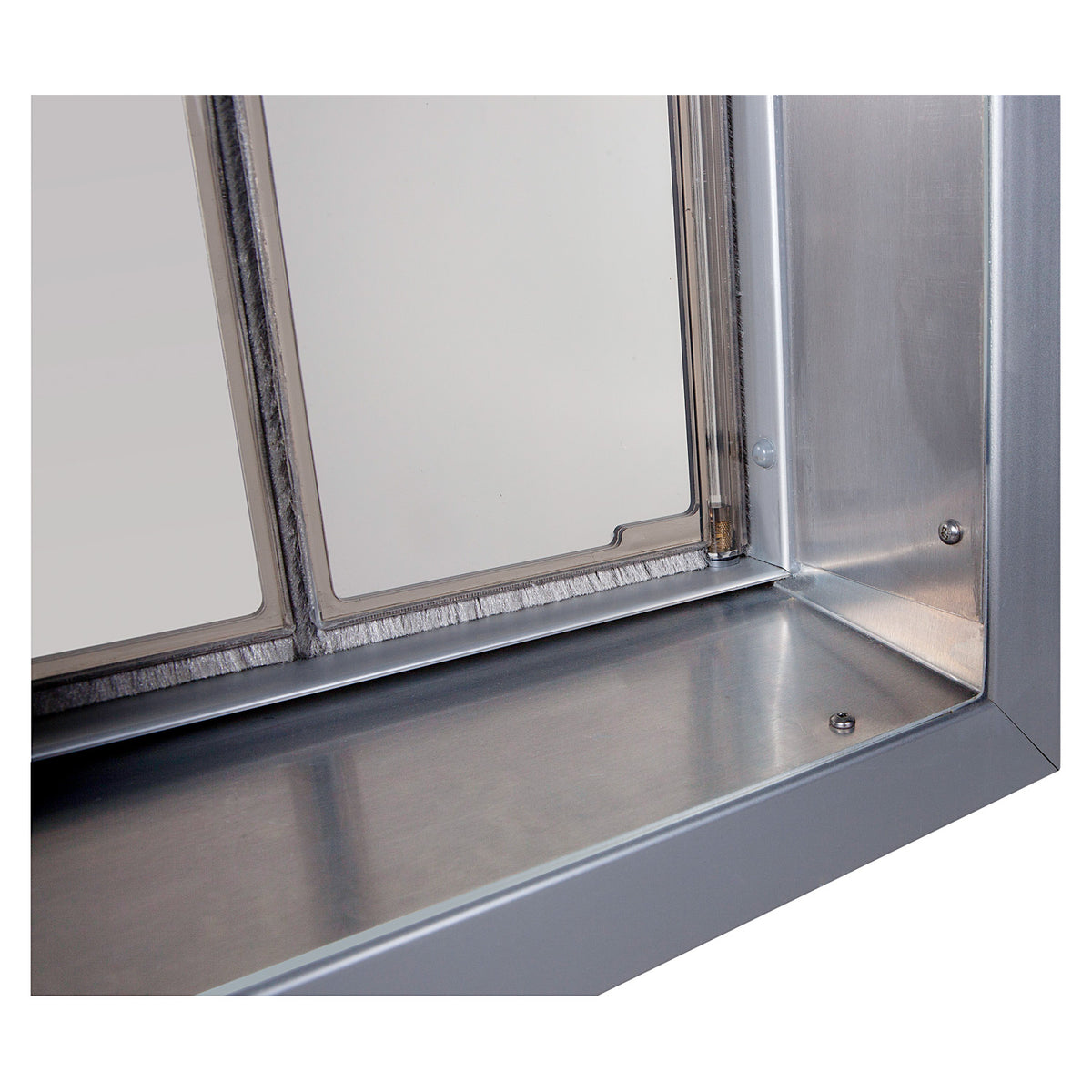 PlexiDor Wall Series aluminum tunnel, Silver, close-up detail