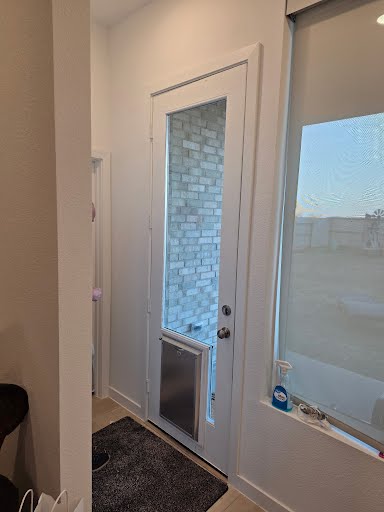 MaxSeal PRO In Glass Dog Door - Portal PROS - In Glass