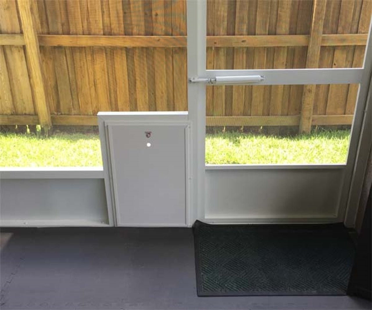 SB4 Screen Dog Door (Porches & Lanais) - Portal PROS